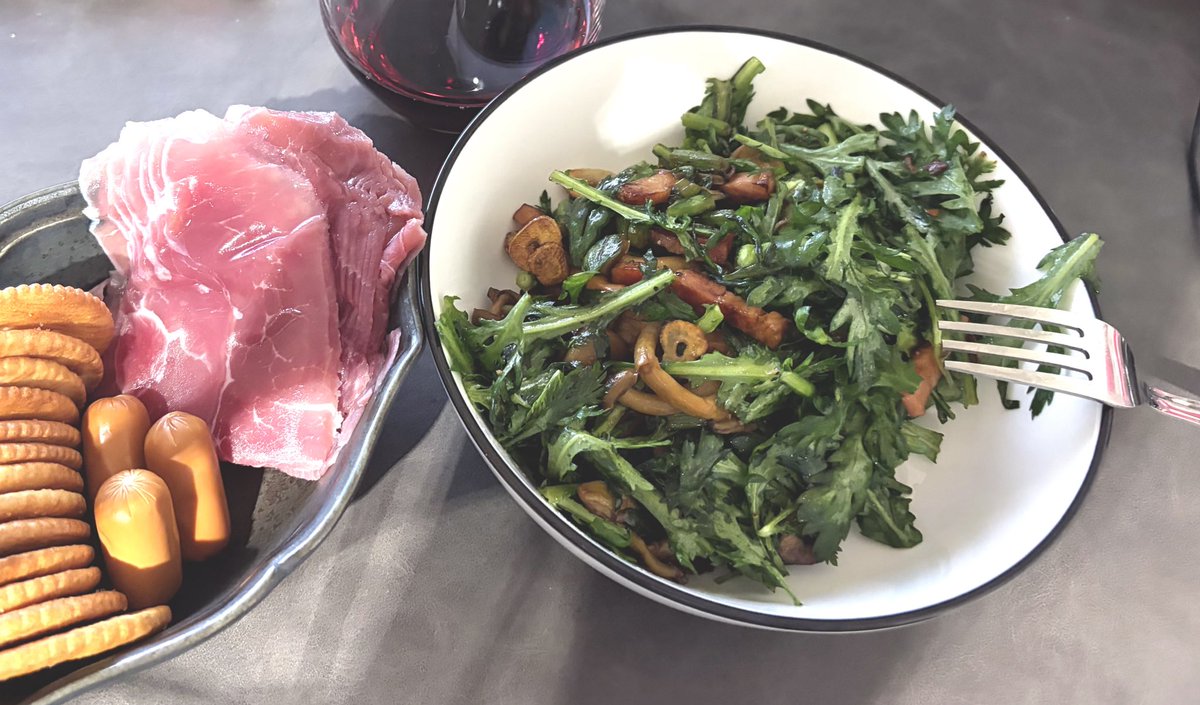 昨日作った春菊のサラダがバカうまくてさ〜