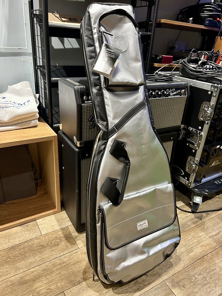 シルバーで格好いいギターケースを買った✨ NAHOKっていう国産メーカー