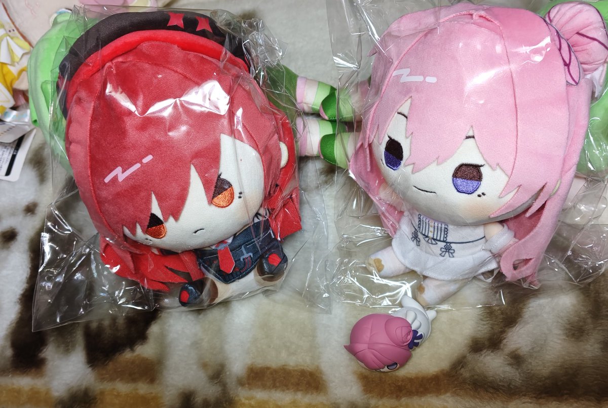 ただいま！ ローソンコラボのラピ レッドフードとドロシー様のもちどる