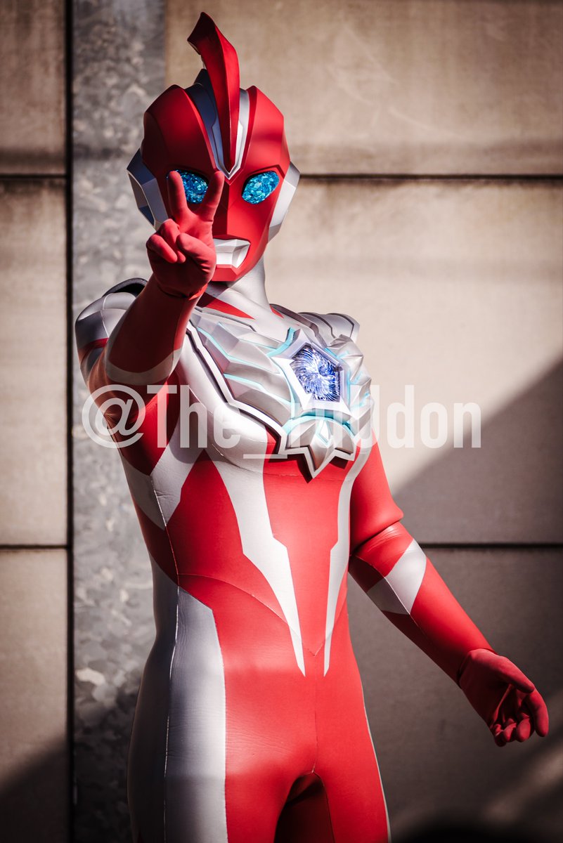 ピースサインから覗く瞳
#ウルトラマンオメガ
#ナゴヤハウジングセンター日進梅森会場