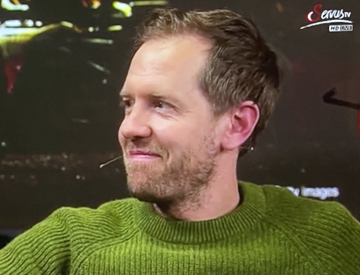 MercedesAMGPCF1's tweet image. Q “2026 f1 World Champion?”

Seb 🗣️ “George Russell, Mercedes”🌟