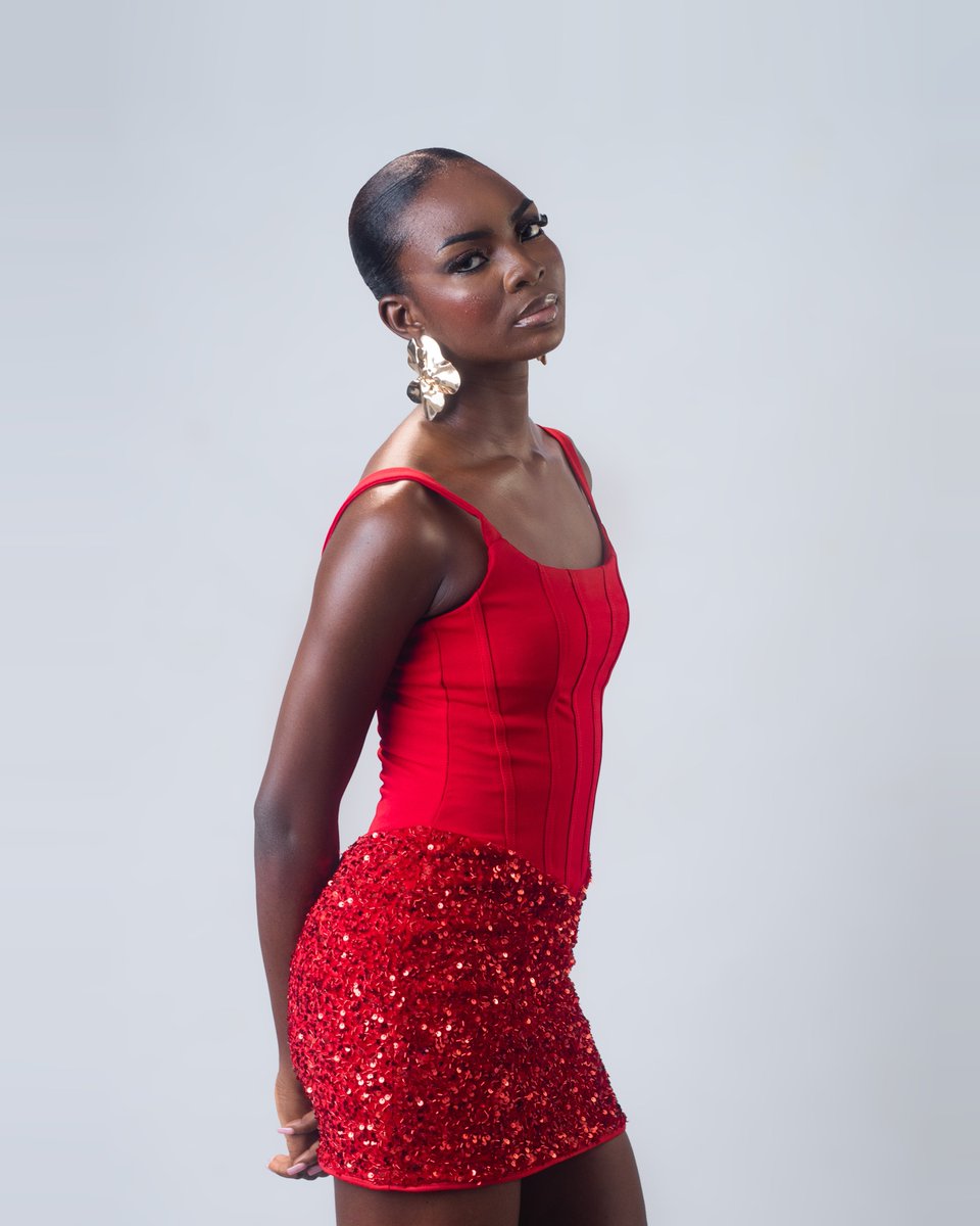 playboytravis_'s tweet photo. How i photographed Eniola. https://t.co/Hv7idR8Bt8
