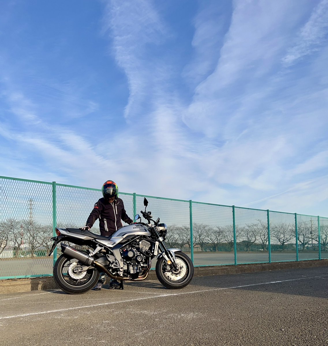 arata_apd's tweet image. 心臓の検査は問題なかった🙆
セーフ⤴️
では不調の原因は？
いつもの自律神経💦だって
うーむ🤔
エンジン🫀に致命的な問題ないなら
頑張るしかないねw😅
#striker
#dlive
#depasion