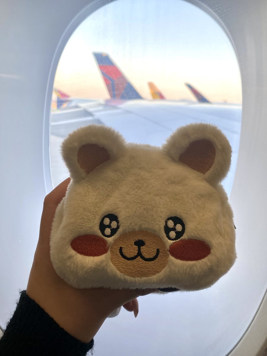 다음에 또 보자아ㅏ ~ ☺️
🤍👋🏻✈️