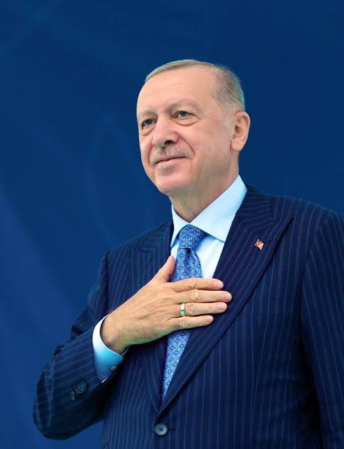 Karşılıksız sevilen 
TEK 
DÜNYA LİDERİ
ÜMMETİN HALİFESİ 
MAZLUMLARIN UMUDU 
REİSİMİZ 
Rabbim sana hayırlı sağlık uzun ÖMÜRLER versin  
Ülkemizin başından eksik etmesin İNŞAALLAH 🇹🇷

#RTErdogan #YüzYılınLideri 🇹🇷