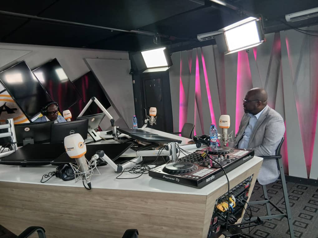 ghanafaofficial's tweet photo. 🎙️ Ghana Football in Focus! 🇬🇭⚽

 📸 Our President Kurt Edwin Simeon-Okraku is live in the studios of Asaase Radio 99.5MHz, Accra this morning on the Asaase Breakfast Show, discussing the growth and future of football in Ghana.

@kurtokraku || @asaaseradio995 https://t.co/ASEyhCKlSc