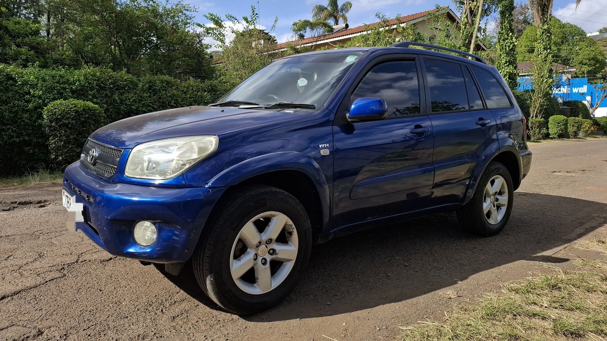 Toyota Rav4
YOM: 2004
EX UK
2000cc 1AZ FE vvti
5 speed manual
Sunroof
New tyres
148k miles
4WD
Major serviced 
Good fuel consumption of up to 12-15kpl
Engine, gearbox, and diff in good health
Factory paint

💰 KES 850,000 negotiable on viewing
📞0716985789