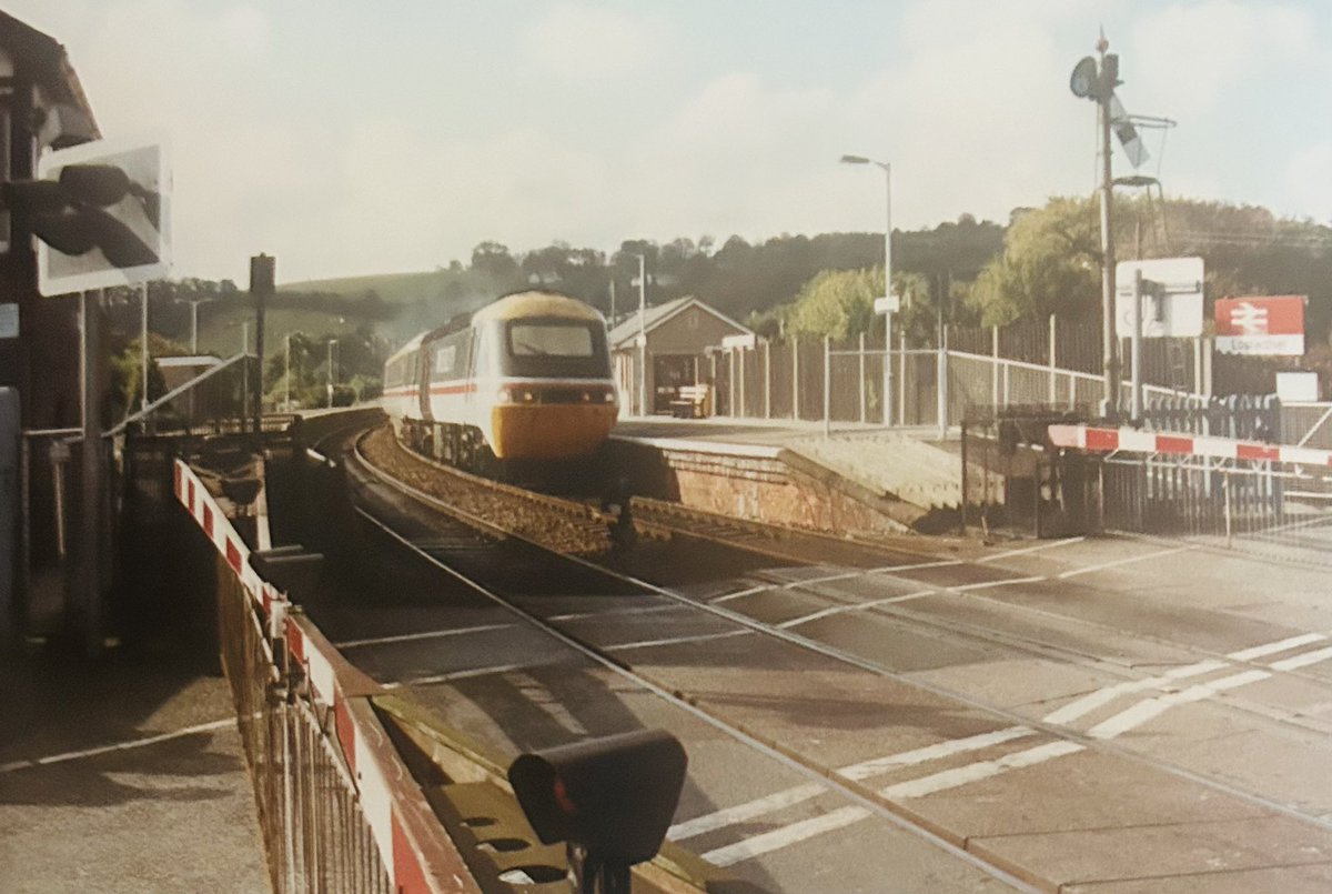 LeicRailAle170's tweet image. #HighSpeedTuesday 43128 Paddington bound at Lostwithiel 1.10.96