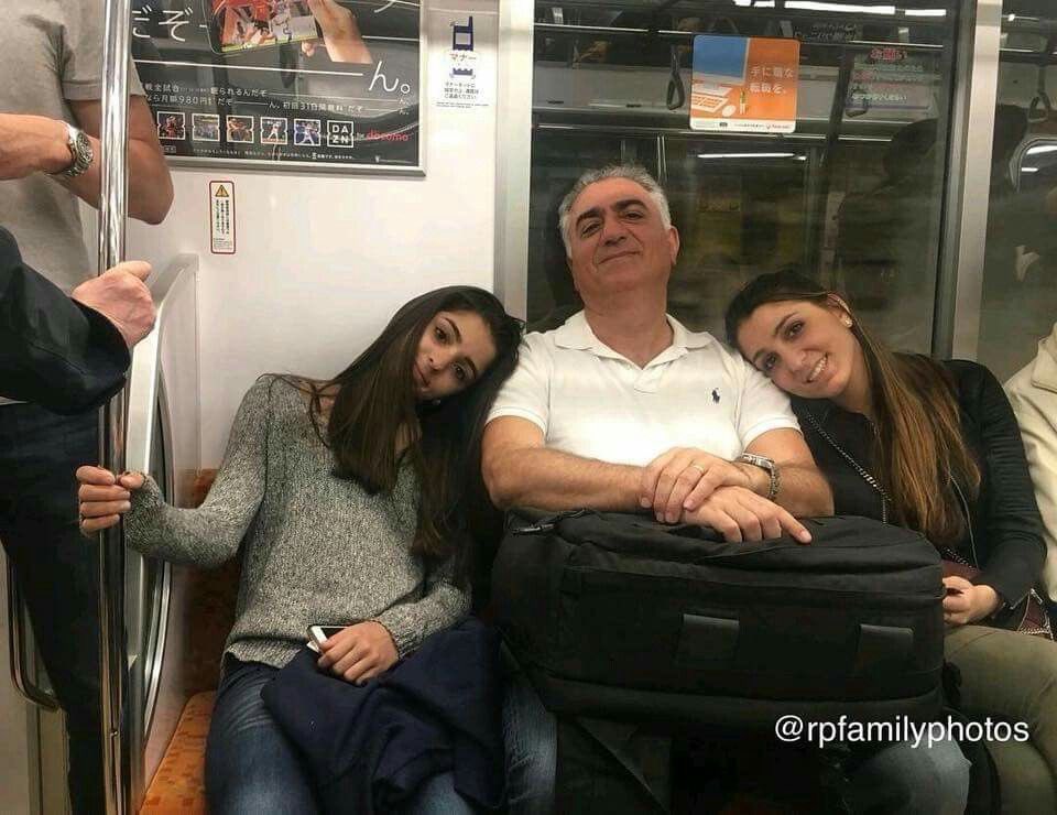 Walterakam's tweet image. این عکس از شاهزاده که توسط خودش منتشر شده رو خیلی دوست دارم.