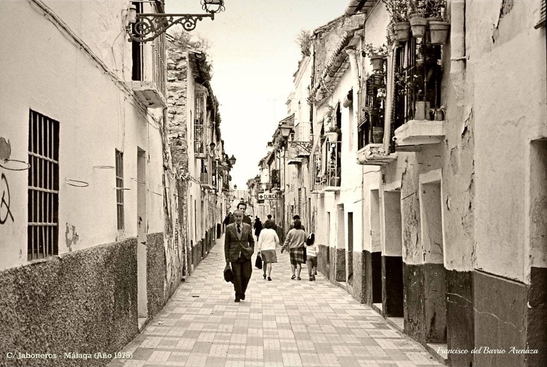 Lo que viene siendo un parque temático para el turismo, ese barrio humilde ... se perdió, ni brindamos la oportunidad a que podamos seguir viviendo en el y recuperemos su estética y ambiente con sus trinitarios
