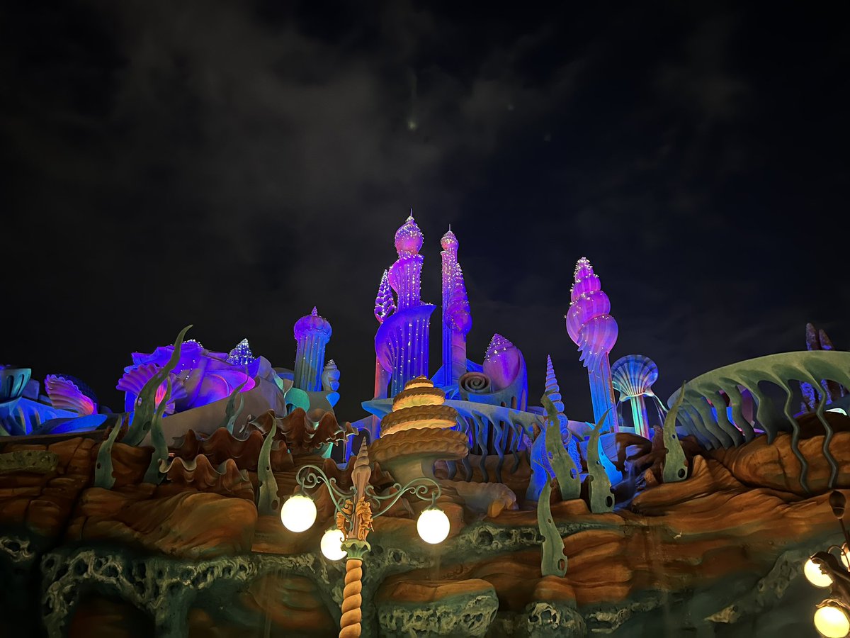 Samnvendr's tweet image. Ketika foto ngasal tapi lo di Jepang