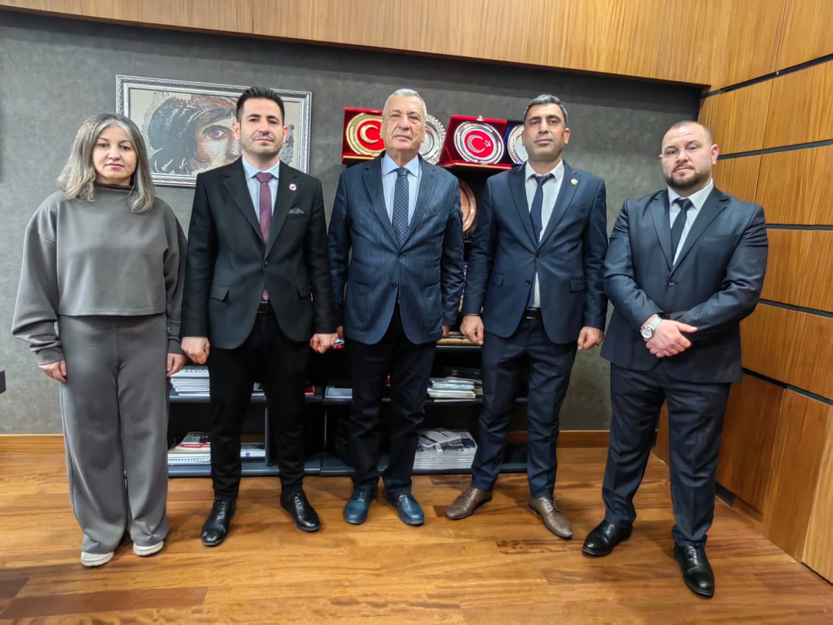 Yardımcı Hizmetler Sınıfı Eğitim ve Eğitim Çalısanları Sendikası Genel Baş̧kanı Sayın Olcay Çelik ve sendikanın değerli yöneticilerini Meclis'te misafir ettik.  

Yardımcı Hizmetler Sınıfı personelleri için TBMM'ye verdiğimiz kanun teklifleri bekliyor.  Bu tekliflerin biran önce