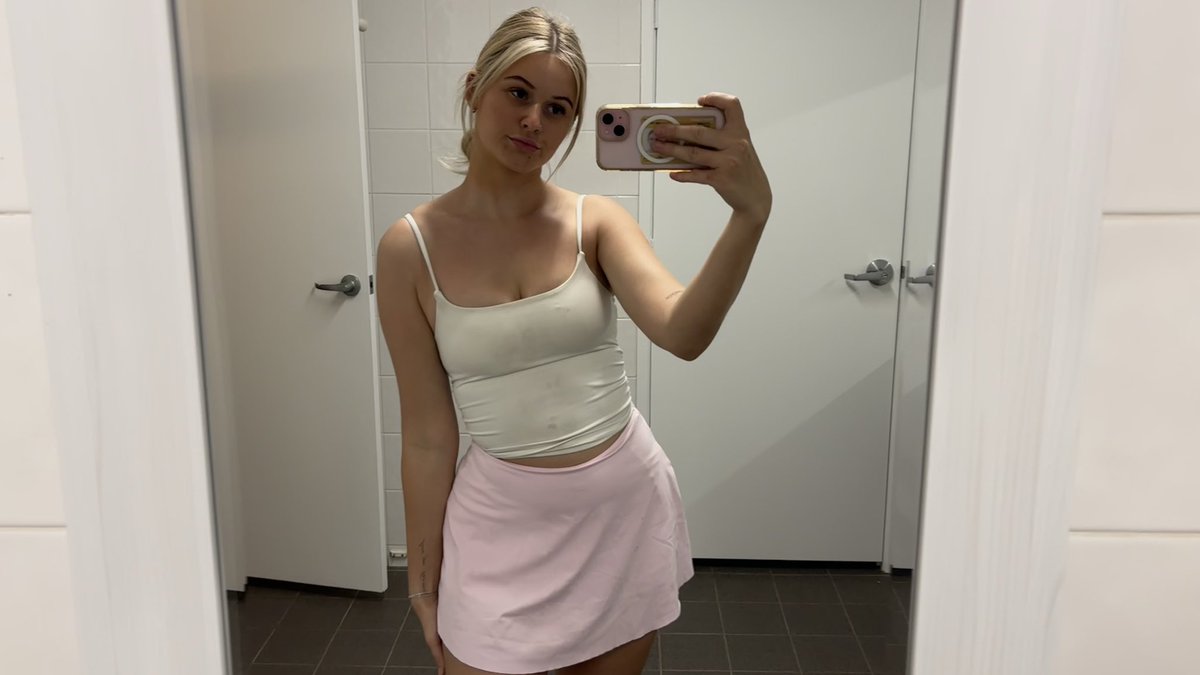 brieella41's tweet photo. Golf time ⛳️ #golf #GolfGuy #onlyfans #19andhot https://t.co/yFpN5sPAVn