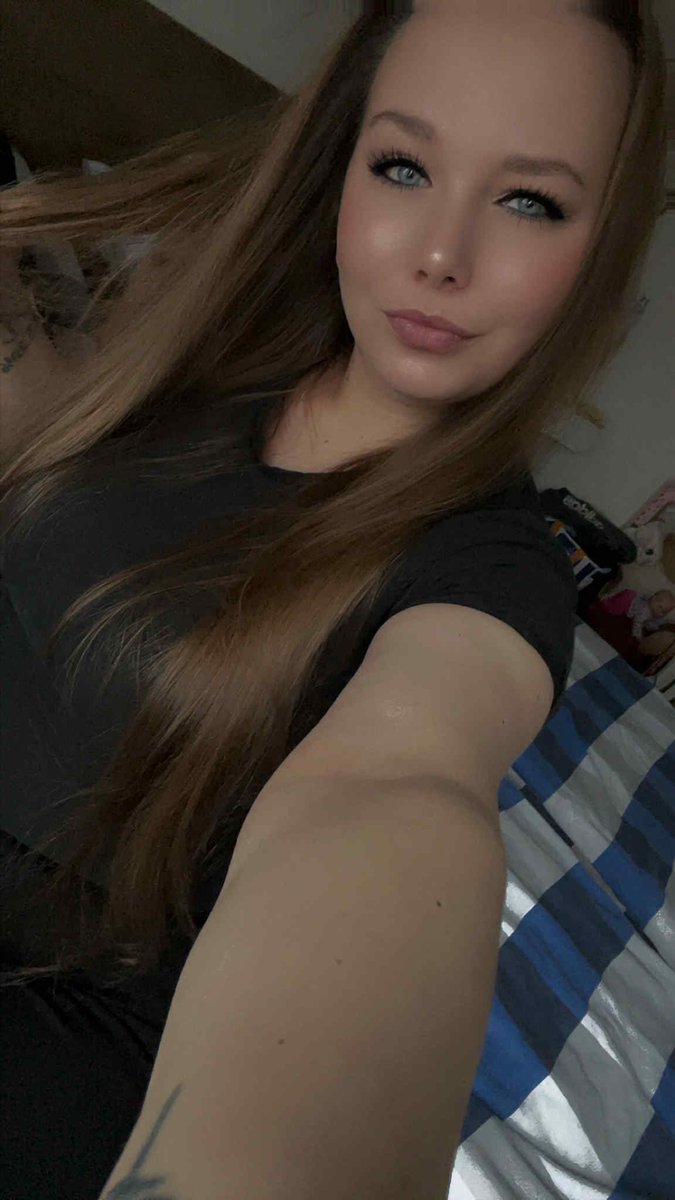 kamila52429's tweet photo. Ahojky , dej rt ❤️🥰 https://t.co/cyKOcq1pYf