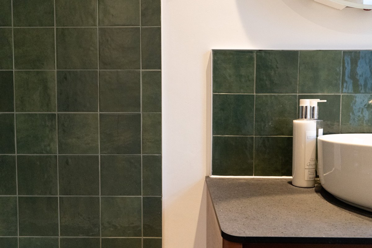 RedRingPS's tweet photo. In bathroom renovations, precision matters more than people think.

Accurate setting out. Proper pipework planning. Aligned concealed controls.

The finish is decided long before the tiles go on.

#designandbuild  #londonconstruction #battersea https://t.co/RWGiCYIUyN