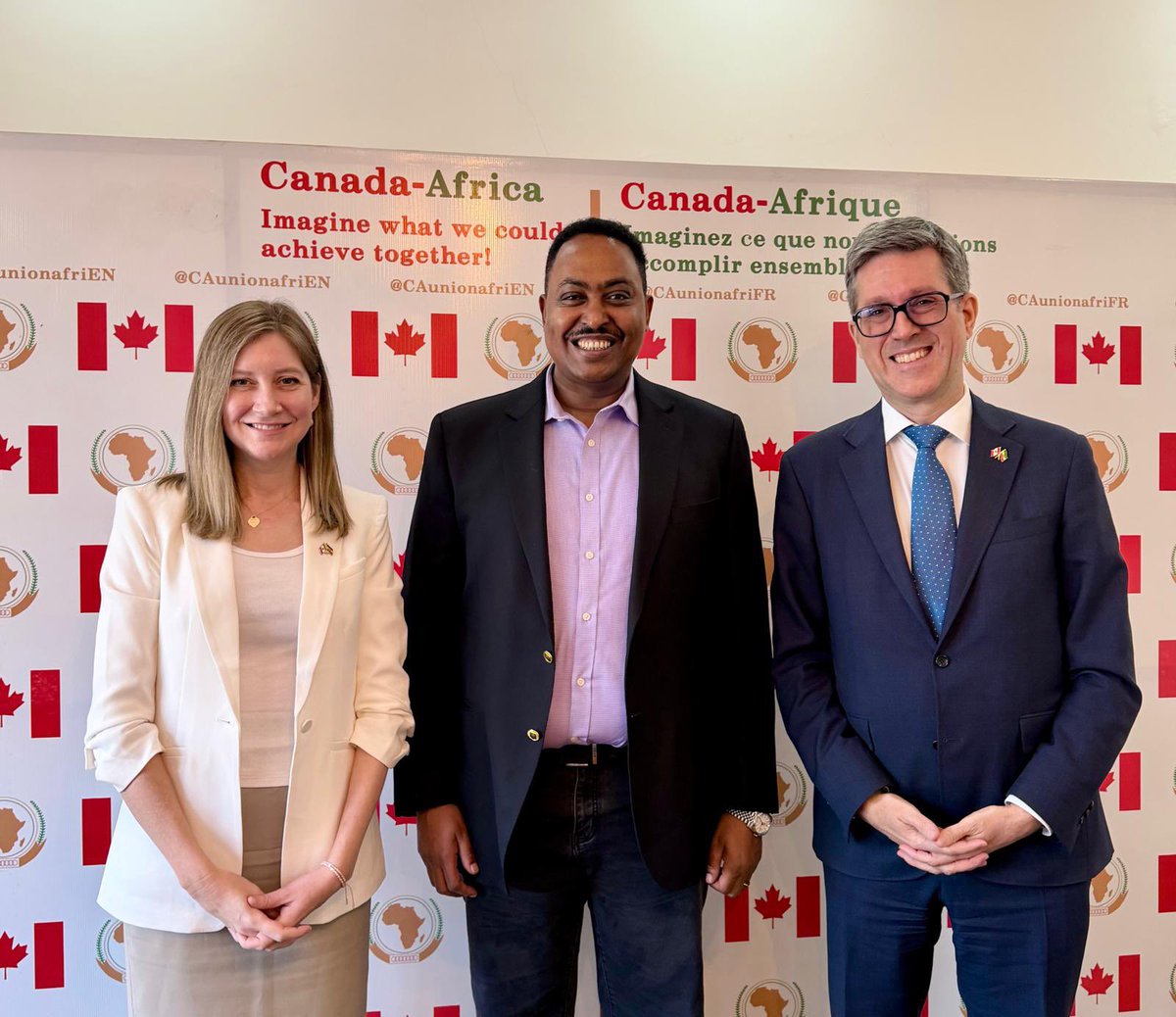 IGADsecretariat's tweet photo. Strengthening IGAD–Canada Cooperation

The IGAD Executive Secretary, H.E. Dr. Workneh Gebeyehu, met H.E. Ms. Cheryl Urban, Deputy Minister for Africa and Pan-Geographic Affairs at Global Affairs Canada, to advance strategic cooperation between IGAD and Canada.

Discussions focused on strengthening collaboration in peace and security, climate resilience, humanitarian response, and sustainable development across the Horn of Africa.

#RisingWithIGAD
#OneRegionOneIGAD
