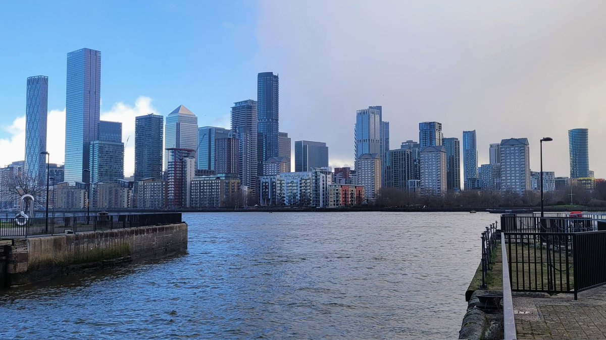 DarylM22101's tweet photo. A selection of photos from my 7.5 mile walk along the River Thames, yesterday. 

#london #theunfinishedcity #cityscape #riverthames #architecture https://t.co/XJOUMBcYpe