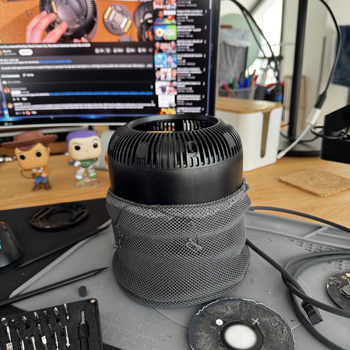 opening a homepod feels like it requires a master’s degree. what a waste of a product, breaks after just 3 years and to even open it you have to sweat bullets.

big thanks to nic’s fix guide though, at least there’s a real chance to actually repair it now.