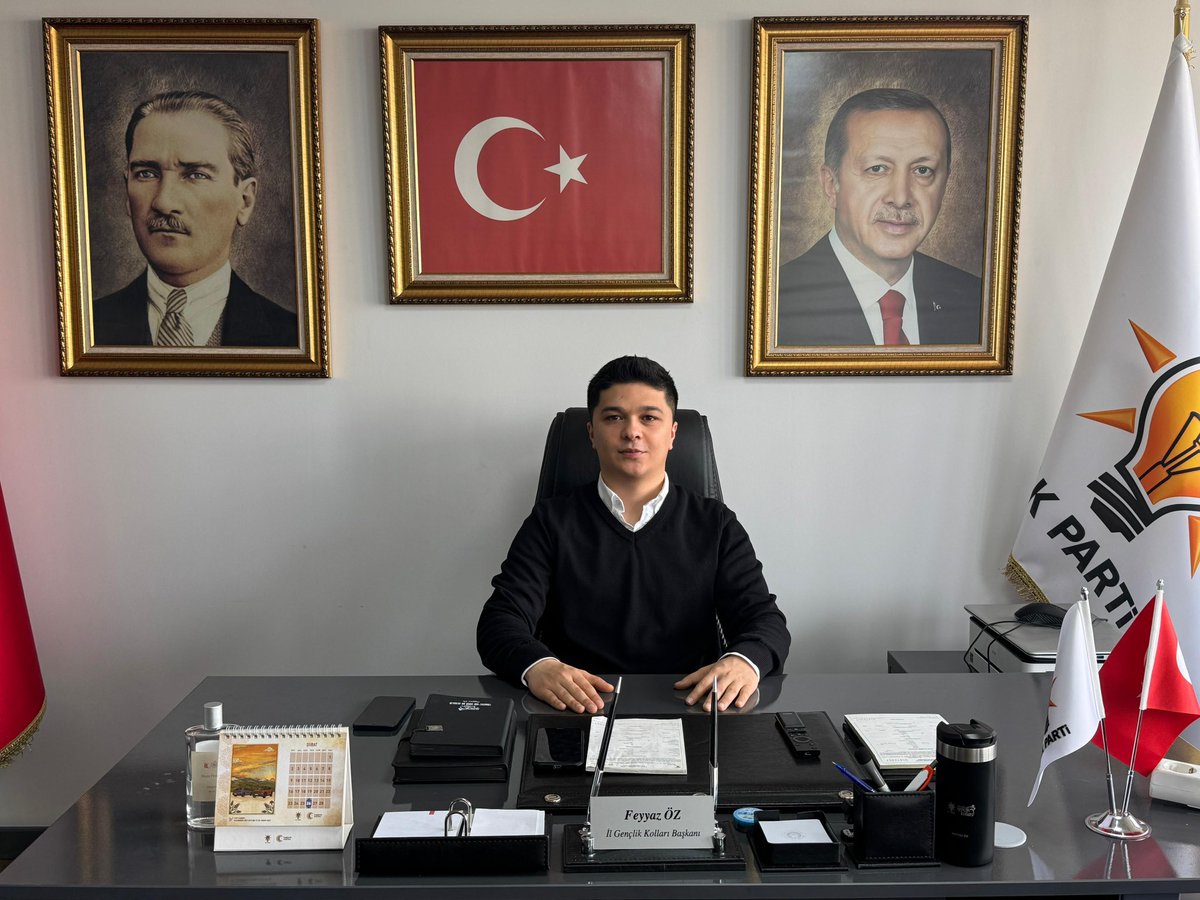 Kıymetli Hemşehrilerimiz,

Parti binamızda nöbetçi olarak Başkan Yardımcımız Tolgahan Köroğlu hemşehrilerimizle bir araya gelmektedir.

Talep, öneri ve görüşlerinizi iletmek üzere sizleri parti binamıza bekliyoruz.

📞 İletişim: 0 (555) 345 00 67