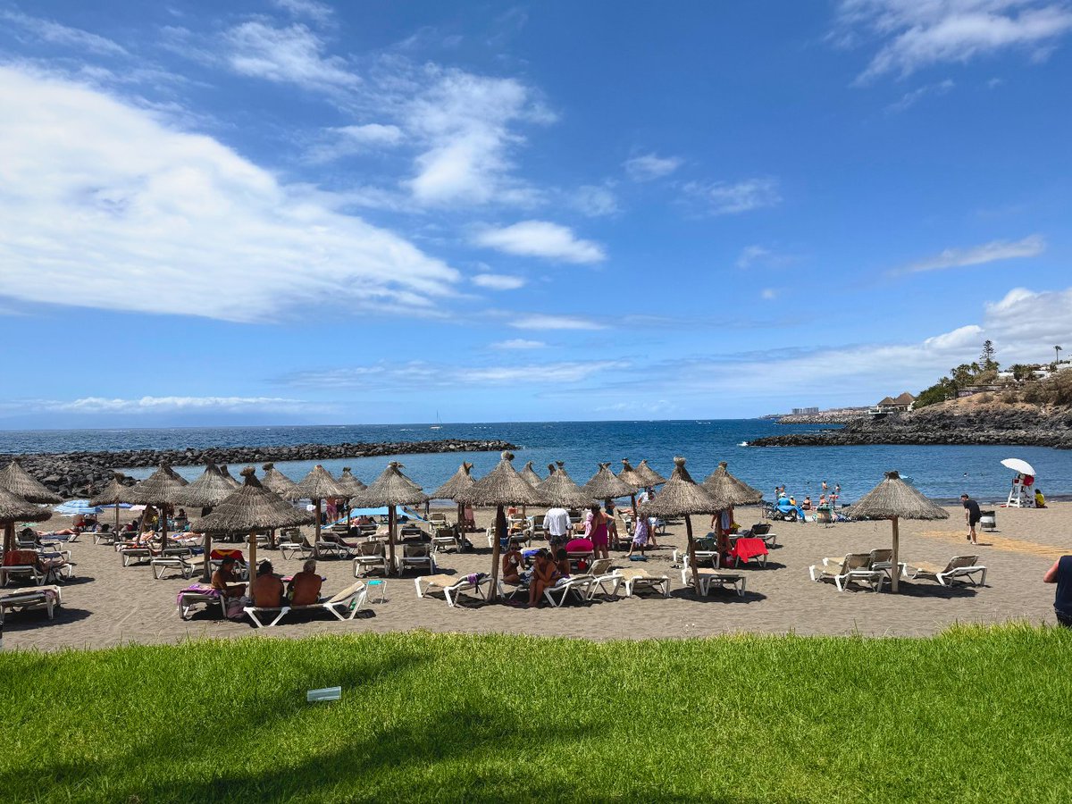 costa_adeje's tweet image. 🌊 Un mar que inspira, un cielo que enamora y un destino que tranquiliza.

🙌🏻 Así es Costa Adeje… tu próxima parada. 

#EnCuerpoyMente #CostaAdeje #Adeje #OcioCostaAdeje #MomentosÚnicos