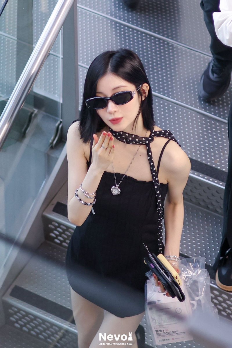 コーデの中にアサちゃんみたいな少しのドットが天才的に可愛いかも