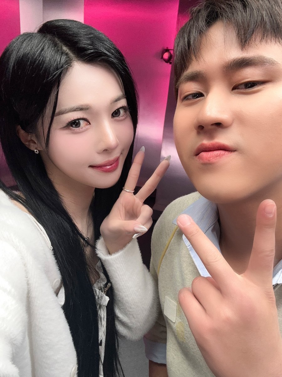 triplescosmos's tweet image. [#리무진서비스]

리무진서비스에 소다 탑승 완료 💨
다현이 음색에 WAV 사르르 녹아버려요 🫠

#tripleS #트리플에스 #トリプルS
#トリプルエス #トエス
#DaHyun #다현 #ダヒョン