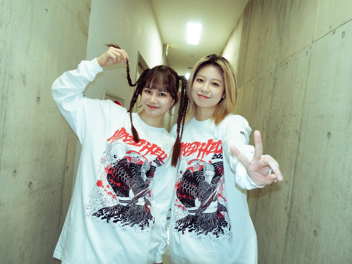 🎊おかげさまで大成功🎊

／
“超多種多様”なメタル系フェス
💥MIXED HELL 2026😈
＼

EMNW（<a href="/emnw_official/">EMNW</a> ）のお二人…結城えま&amp;めにゅが「MIXED HELL 2026」公式グッズの“任侠ロンT”を着てくれました🤘

ミクスチャー／ラップメタルのEMNWに似合いまくりでございます👌