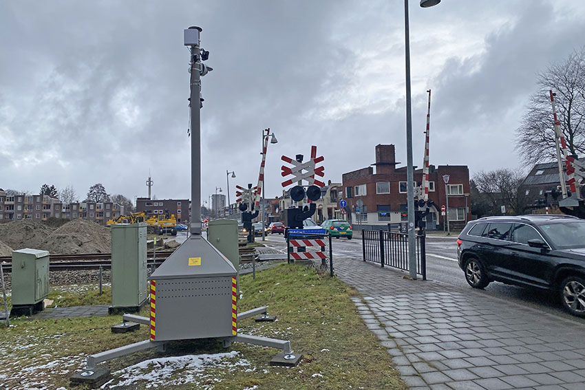 Cameratoezicht bij spoorwegovergang Kerkstraat 112hoogezand.nl/2026/02/17/cam…
