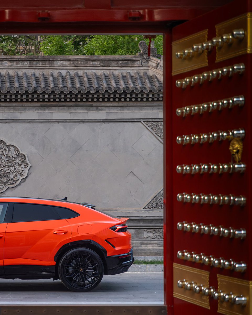 Lamborghini tweet media