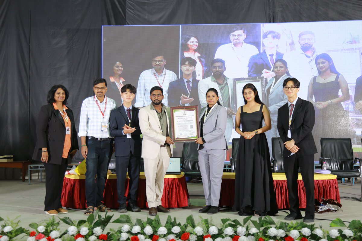 DevaariC's tweet photo. Successfully organized the 2nd National Makeup Artist Conference (Feb 14, 2026) with 1000+ artists
🧵 Dev Aari Works &amp; Coaching Center now accredited under the Indian Aari Workers Federation
Grateful to Dr. Aravind Lakshminarayan for the constant support 🙏

— Keerthana N
#IMAF https://t.co/qmR2fxiM3G
