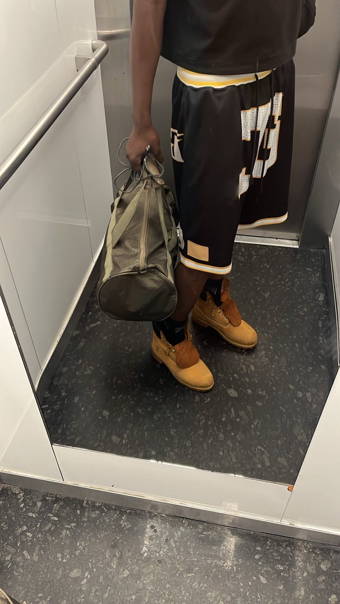 DIRECTORSWITCHH's tweet image. Go places you cant cross paths