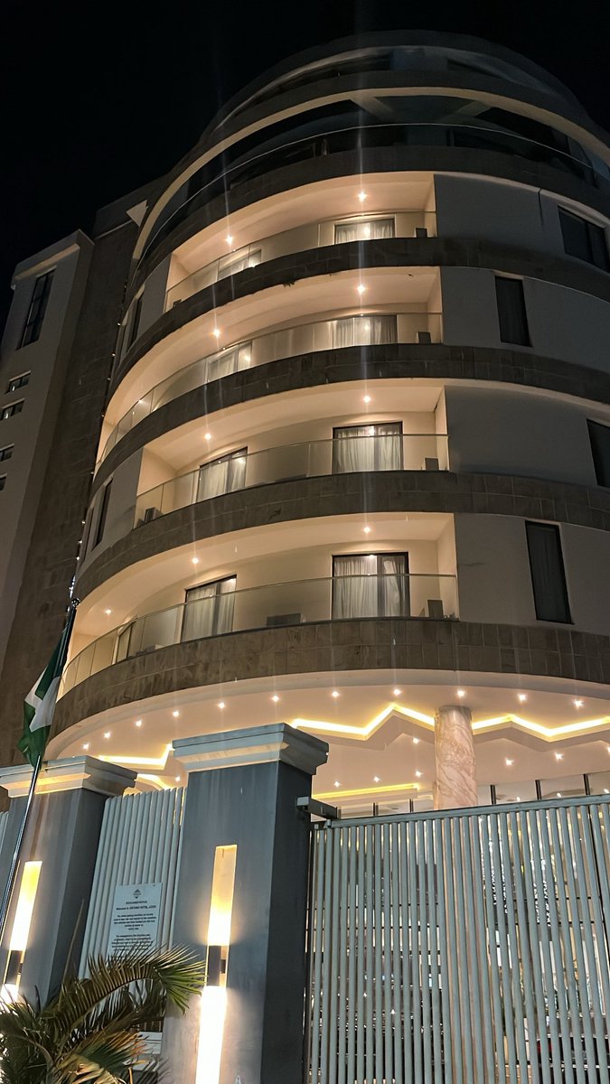 DIRECTORSWITCHH's tweet image. Go places you cant cross paths