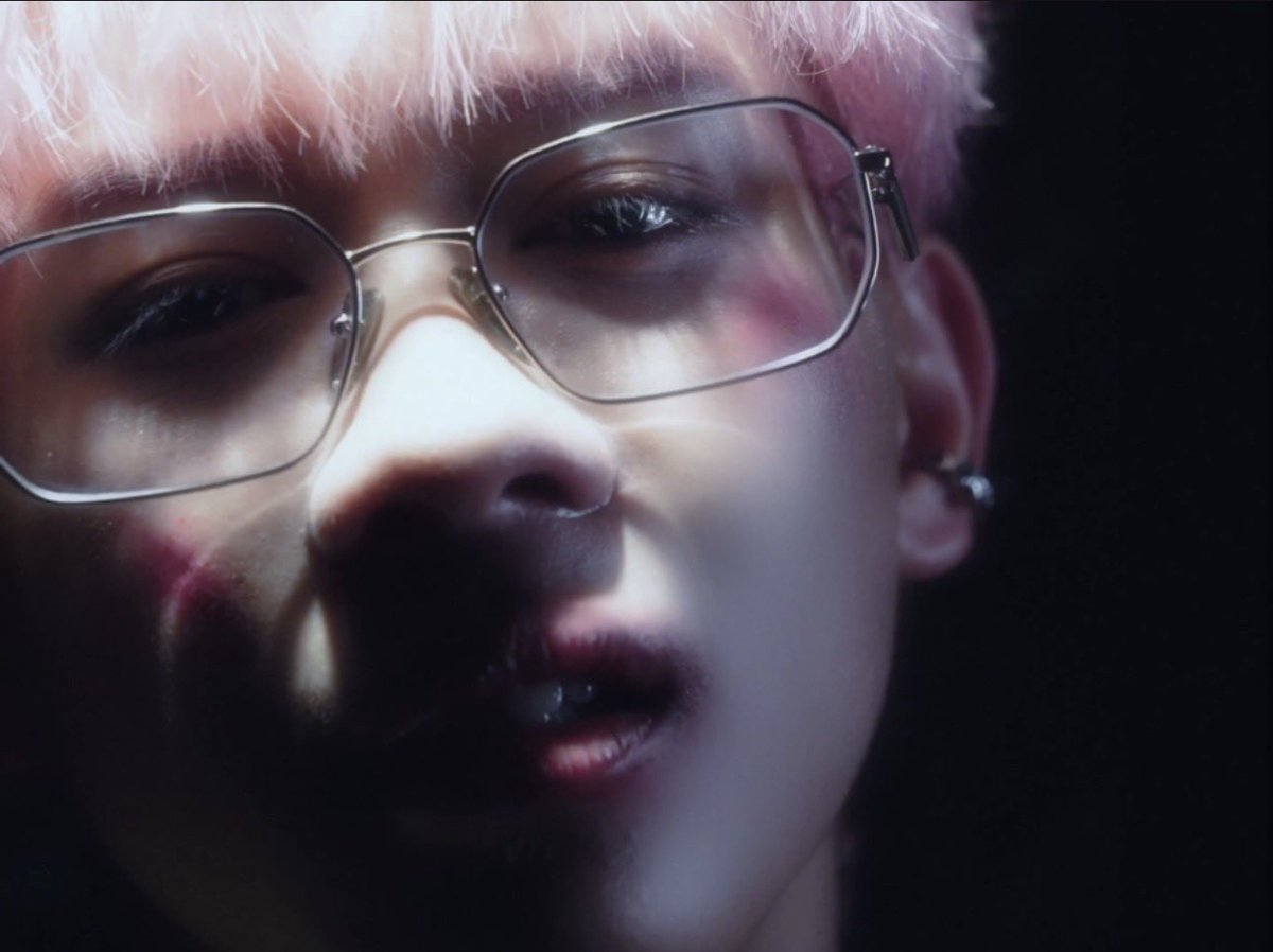 ใครทำอ๊อตโต้ให้เป็นเจ็บจนเป็นแผลแบบนี้ พี่ไม่เคร

#DICE_แค่อกยังไม่เท่าไหล่
#DICE_SONRAY
#OTTOsippavitch