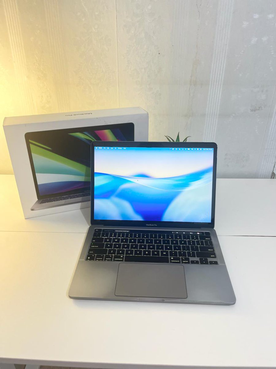 aidonkeer's tweet photo. MacBook Pro M1 2020 Touch Bar – Space Grey

M1 | RAM 8GB | SSD 256GB ori Retina 13.3” True Tone Touch Bar &amp; Touch ID Fullset lengkap
Fisik 90% mulus, mesin 100% normal. Battery health 83% (normal), tahan ±14 jam streaming

11.500 Nego di DM

#wts #zonauang #wtsmacbook https://t.co/hMnQIZx8MU