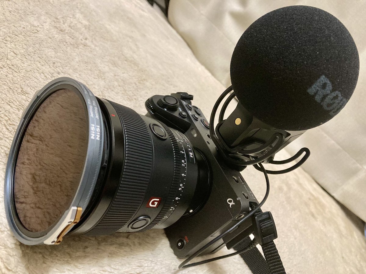 私のカメラ改造を重ねどんどんでかくなる。

今月これでMVを撮りに行きます。