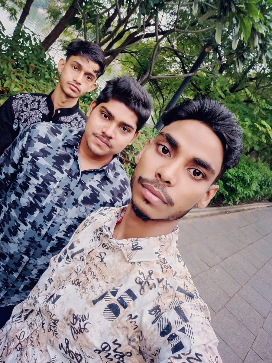 Habibul93167189's tweet image. হাসি, কষ্ট, স্বপ্ন সব ভাগ করি আমরা তিনজন,
এভাবেই থাকুক আমাদের বন্ধনের এই বন্ধন। 💙
#ThreeFriends #Besties #FriendshipBond #TogetherForever #Brotherhood #Memories #TrueConnection