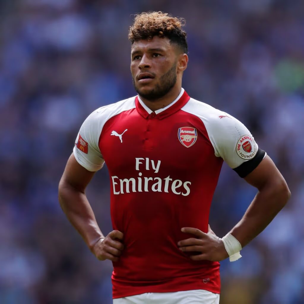 lfc_nick_'s tweet image. Leaving Arsenal to join Liverpool .