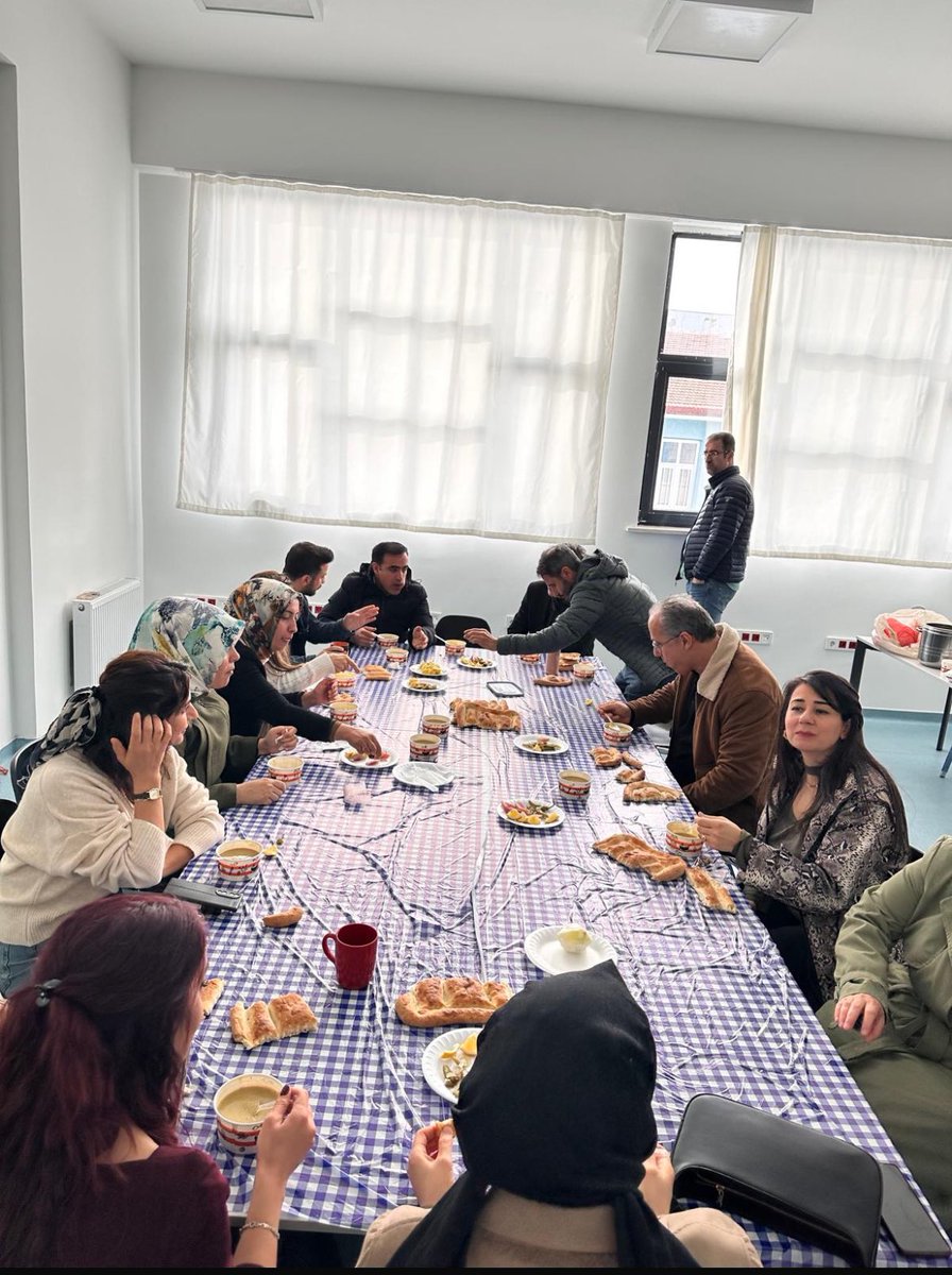 Mübarek Ramazan ayı vesilesiyle yardımlaşma amacıyla okulumuz öğretmenleri tarafından tertip edilen hayır çorbası etkinliğimizde emeği geçen Sümeyye hocamıza ve katkı sunan öğretmenlerimize teşekkür ederiz.

<a href="/BaglarMEM21/">Bağlar İlçe Milli Eğitim Müdürlüğü</a> 
<a href="/Diyarbakirmem/">Diyarbakır İl Millî Eğitim Müdürlüğü</a> 
<a href="/meb_dinogretimi/">MEB Din Öğretimi Genel Müdürlüğü</a>