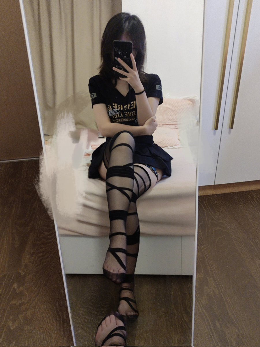 X_02220's tweet photo. 新年快乐 ^ ^ #女高 #女s https://t.co/wbkhTTkIT6