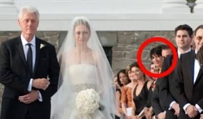 AuthorJJReeves's tweet photo. @BGatesIsaPyscho Hmm…Ghislaine was at Chelsea’s wedding, &amp; both Epstein &amp; Ghislaine was Bill’s guests at Moroccan King Mohammed VI’s 2002 wedding, for starters. https://t.co/yj04hvdGcQ