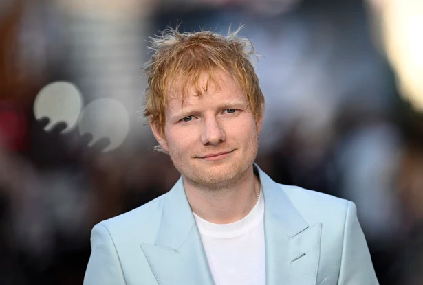 NewsTVReal's tweet photo. Le chanteur et parrain (discret) de la #StarAcademy, Ed Sheeran fête aujourd'hui ses 35 ans. https://t.co/fiQdt15cYX