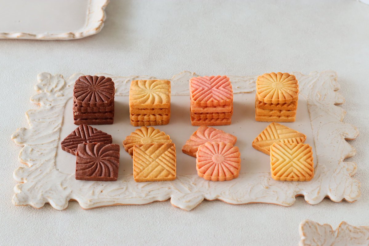 生地は1つでもこんなに華やか🌸 1つの生地から作る、4種のクッキー感