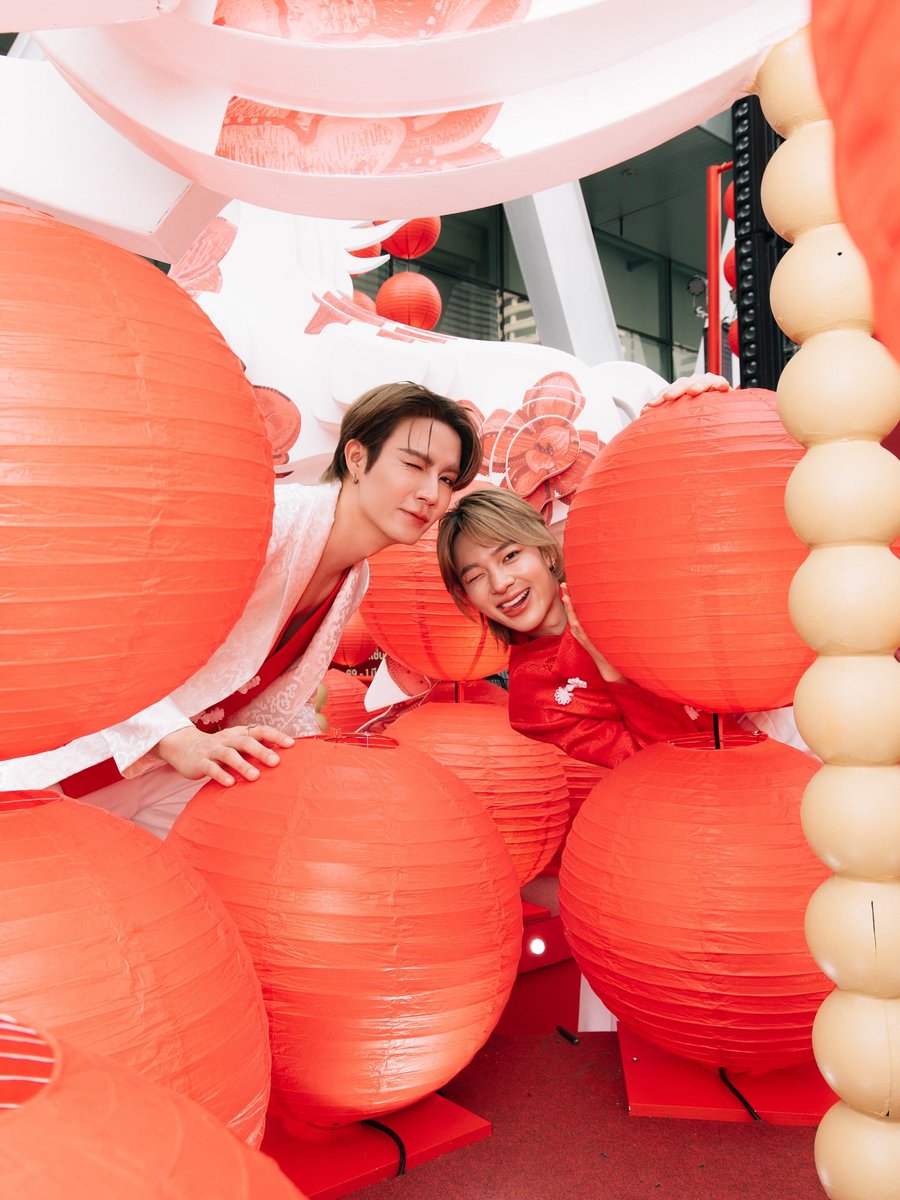 รูปจากไอจีนุนิว น่ารักทุกรูปเลย 🤏

ZNN CELEBRATE CNY AT CTW
#CTWCNYxZeeNunew