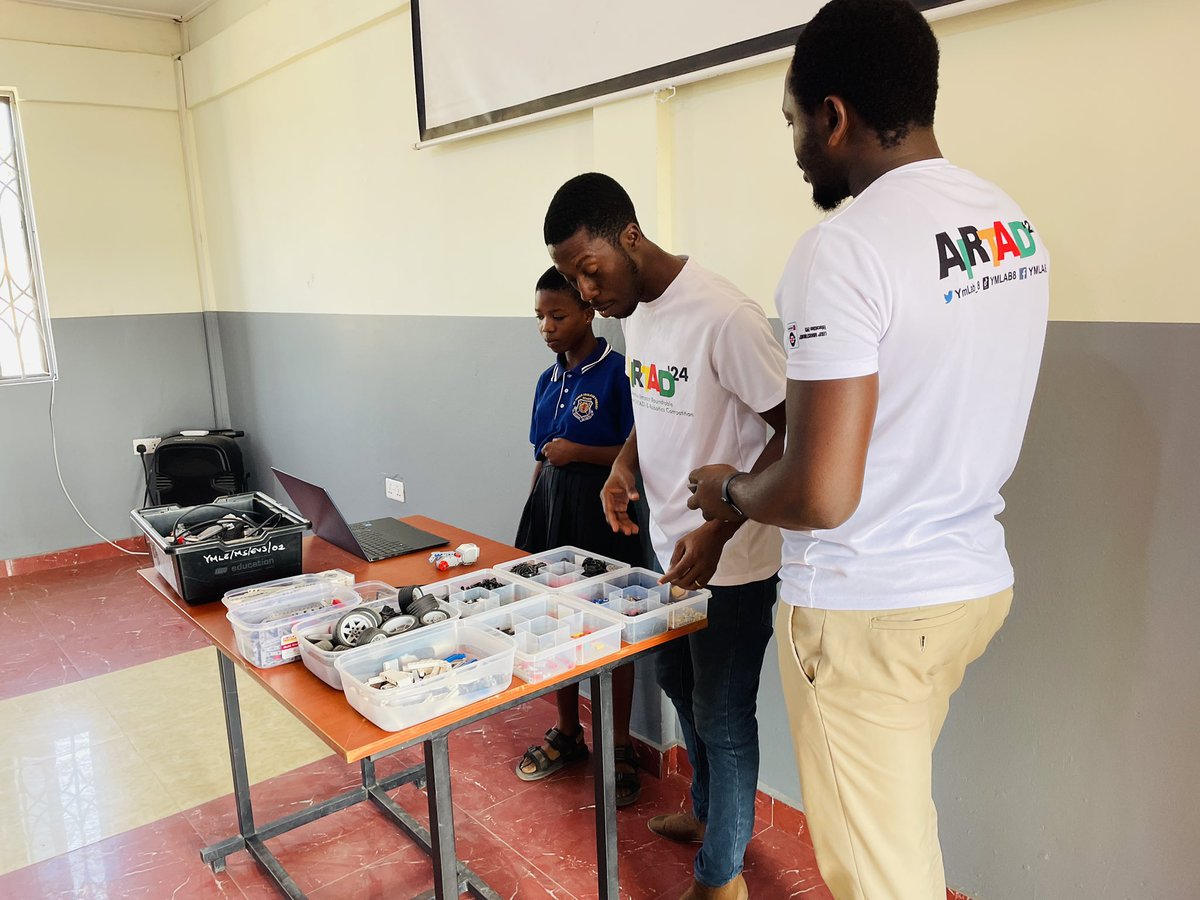 ymlab_8's tweet photo. 7/ Bogoso is proving that with the right infrastructure, a "mining town" can become a "mind town." The goal? Scale this model to every district in Ghana. 🚀 https://t.co/Qj9JMer4RC
