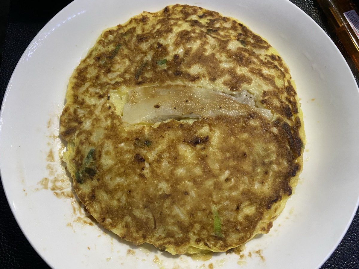 【174日目】

晩ごはん

粉物三兄弟w
ねぎ焼き
お好み焼き
二枚でお腹いっぱいw
山芋焼きは朝ごはんでwww

岐阜県12/55

#岐阜県
＃道の駅スタンプラリー
＃日本一周
＃車中泊
＃車中泊飯
#晩ごはん 
#夜ご飯 
#晩御飯