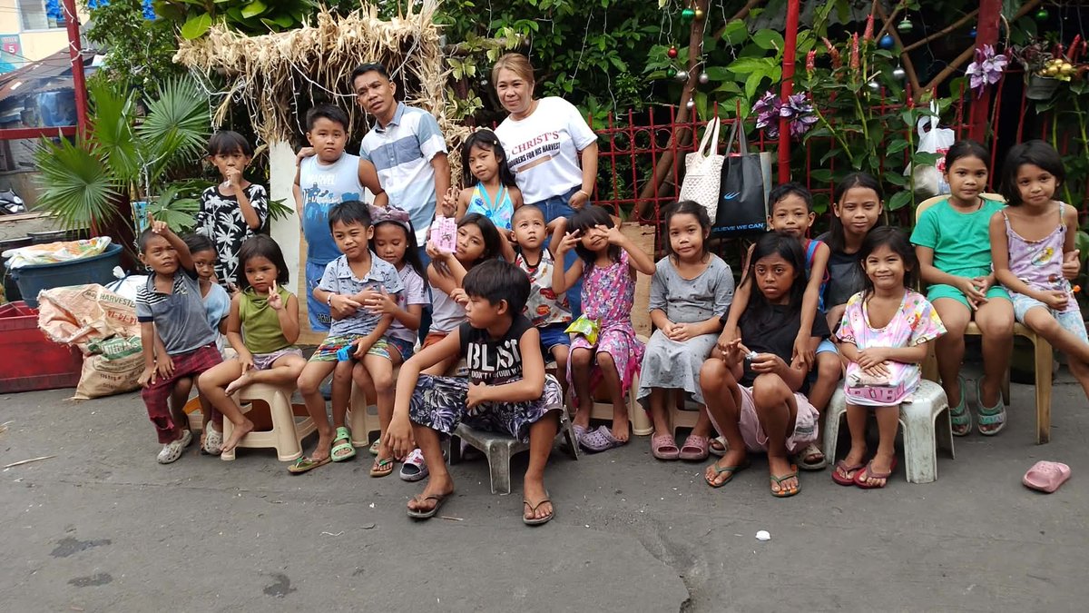 Dianah143's tweet photo. God wants to bless us and He wants us to be a blessing to others. He brings us joy that we might share His joy and His Jesus with others.🙏❤️🔥

#Feedingprogram
#GratefulHeart 
@Cisckid 
#FlareNetwork  #SongbirdNetwork #cryptocurrency #DeFi #NFTs #SGB #nftcommunity #Xrpcommunity https://t.co/pY9GqaQDAF