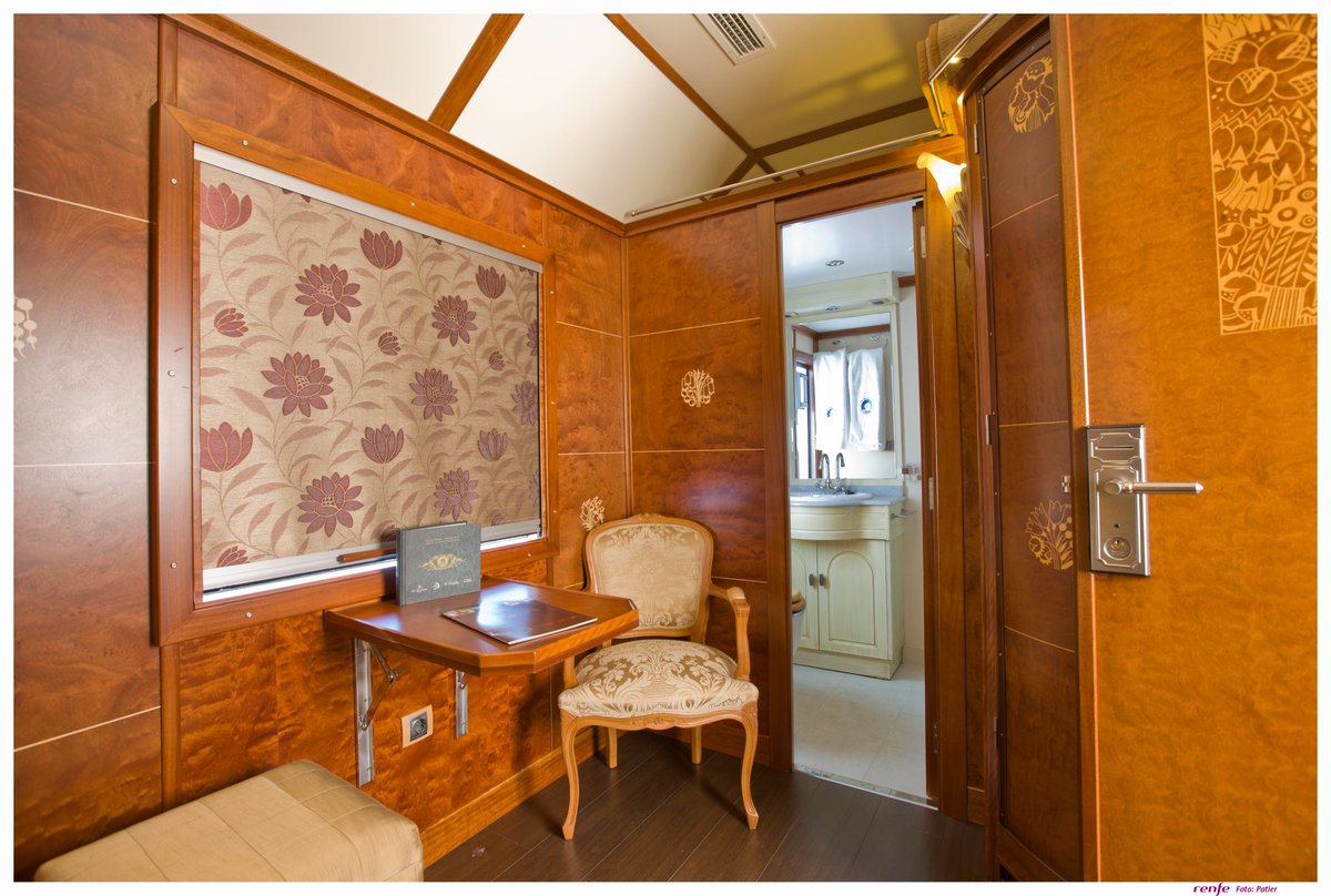 Spain in India tweet media