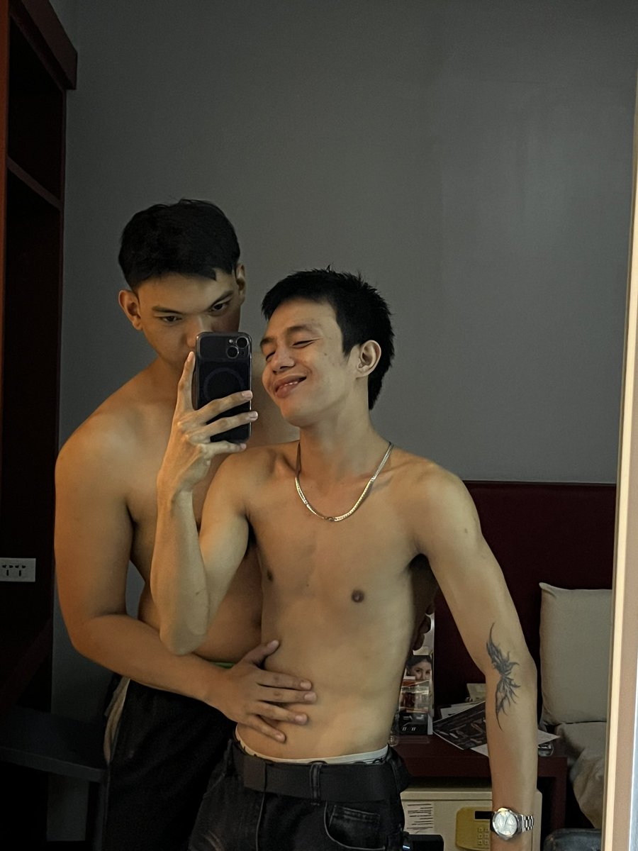 caramelskin777's tweet photo. that was sloppy 😈 @CutiengTondo https://t.co/aGsaNXLhjx