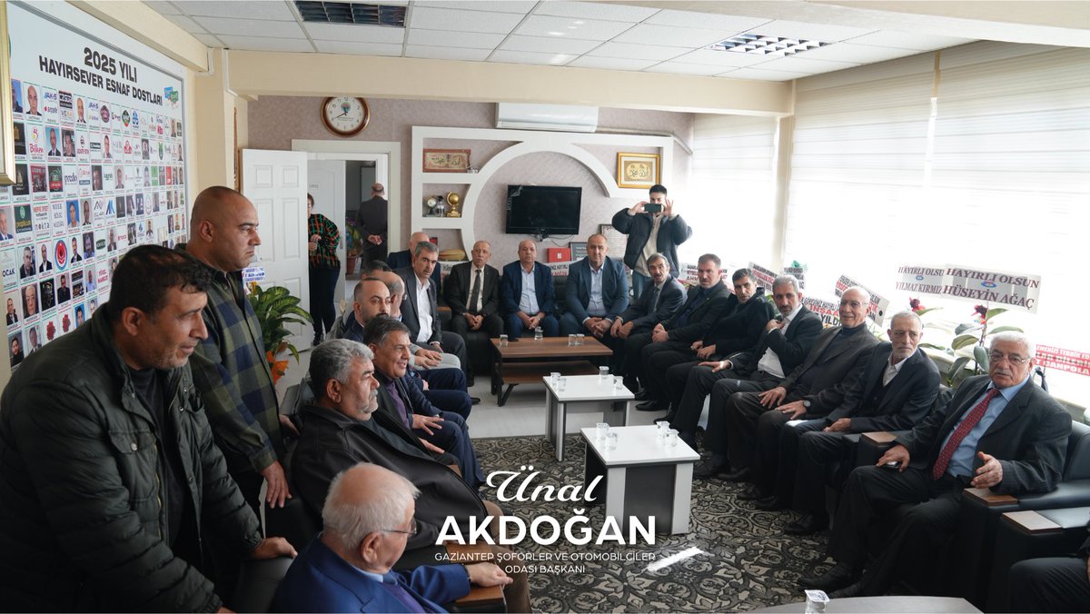 Nizip Sebzeciler Ve Bakkallar Esnaf Oda Başkanı Mustafa Canpolat Başkanımıza oda başkanlarımız ile beraber makamında hayırlı olsun ziyaretinde bulunduk.
Nazik ev sahipliği için kendisine teşekkür ederiz.