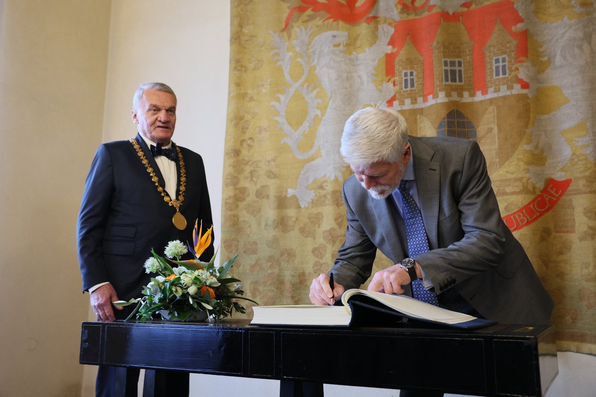 Hlavní město Praha tweet media